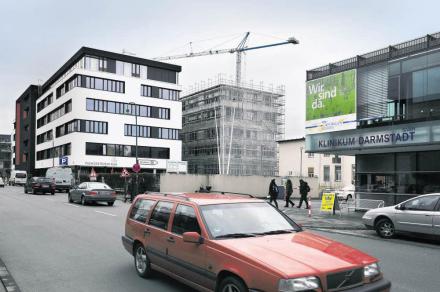 Abriss des alten Verwaltungsgebäudes beginnt