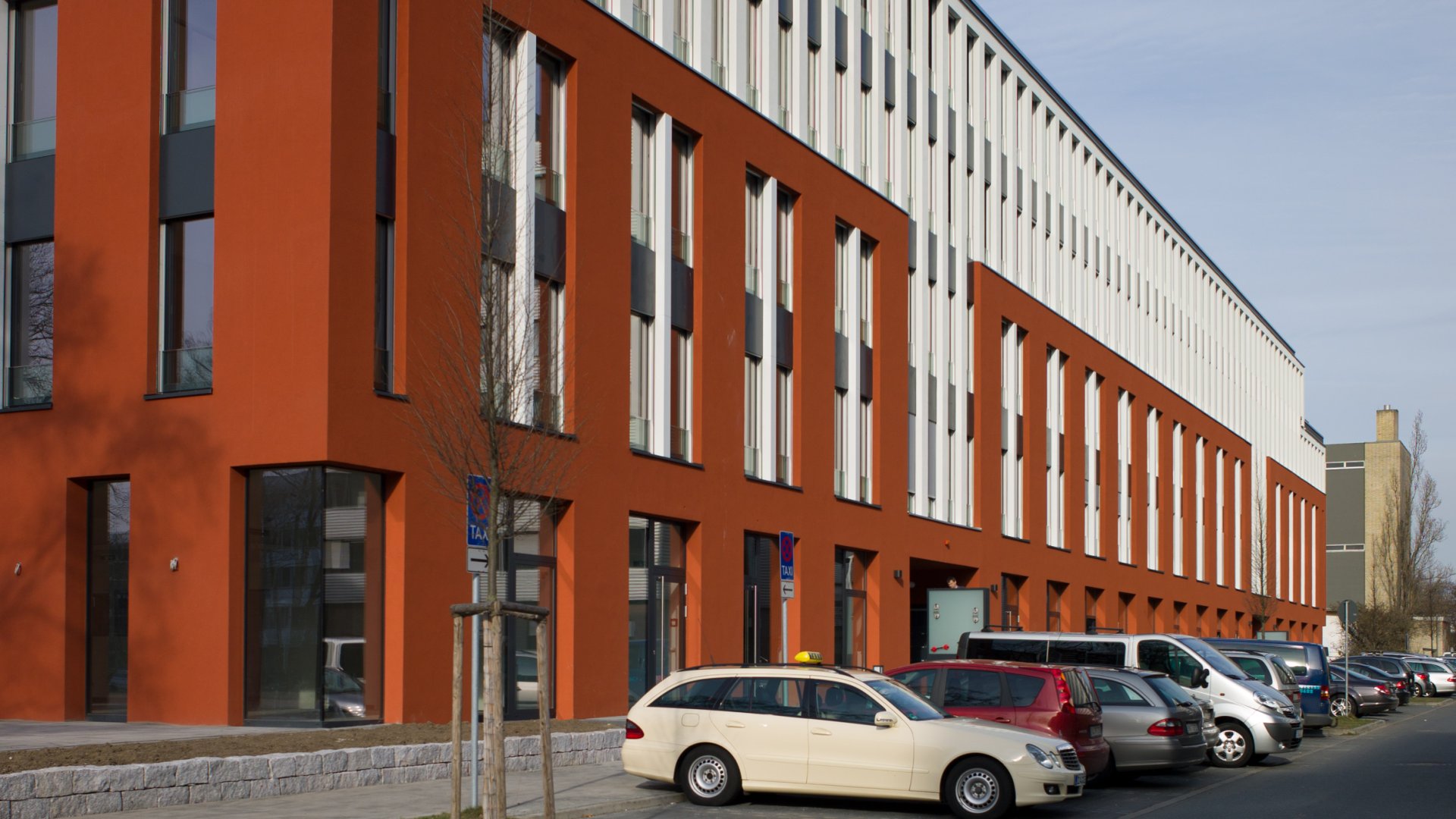 Zentrum mit Arztpraxen, Reha und Restaurant